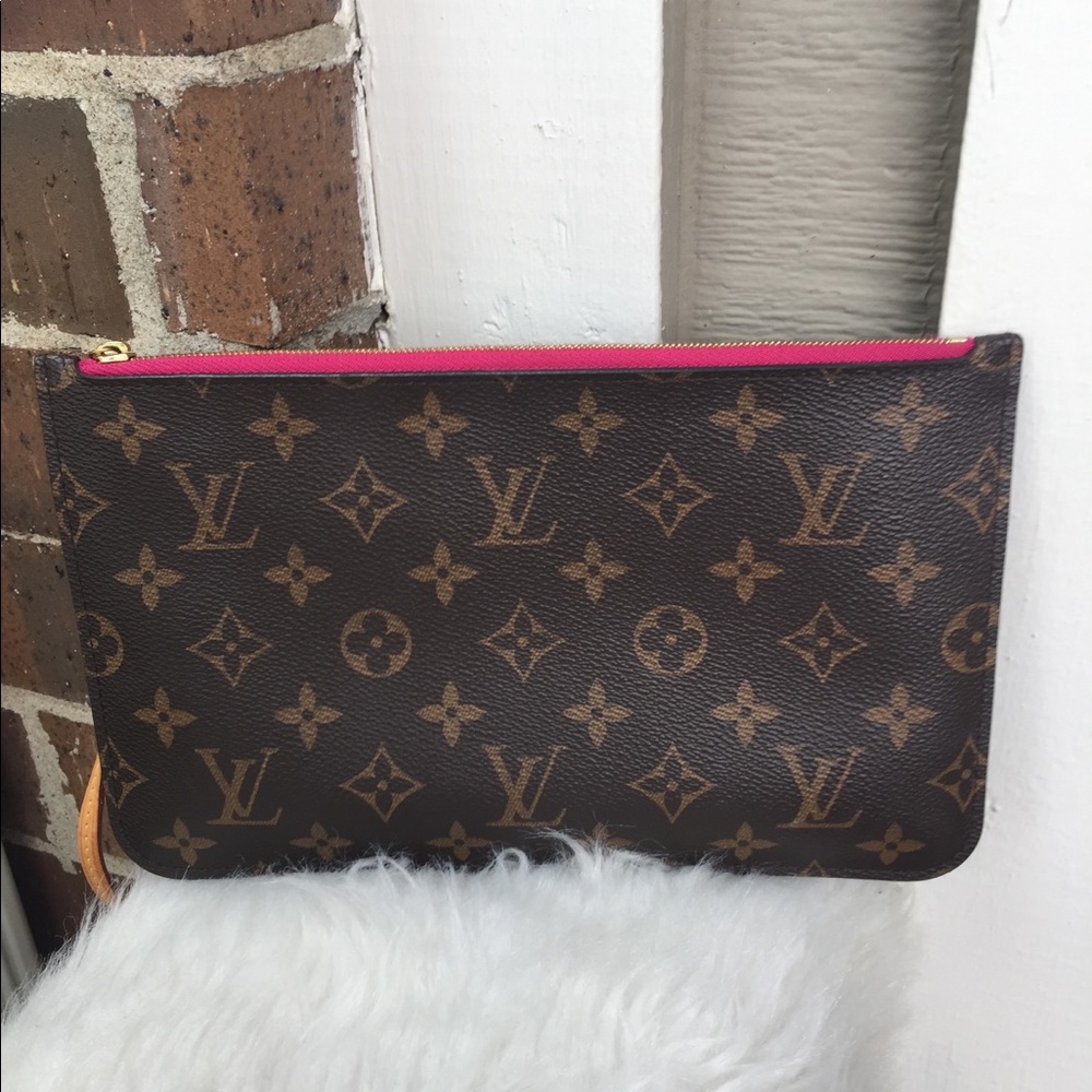 SOLD Louis Vuitton pouch with Pivoine Interior